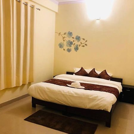 The Emerald House Varanasi Bagian luar foto
