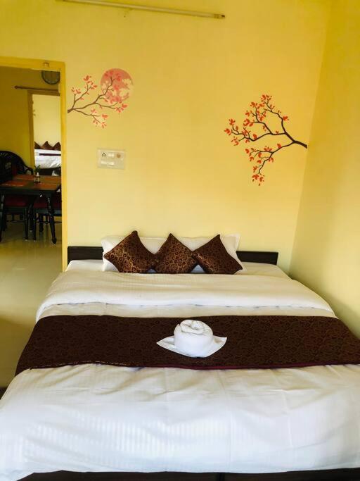 The Emerald House Varanasi Bagian luar foto
