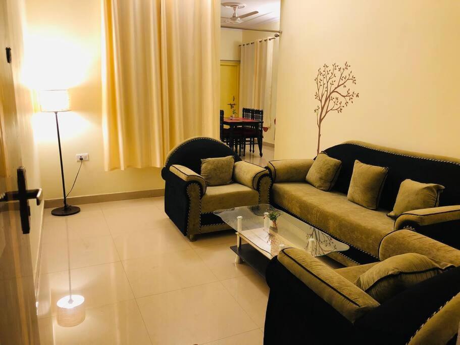 The Emerald House Varanasi Bagian luar foto