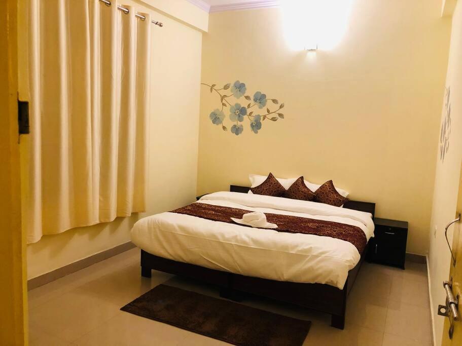 The Emerald House Varanasi Bagian luar foto